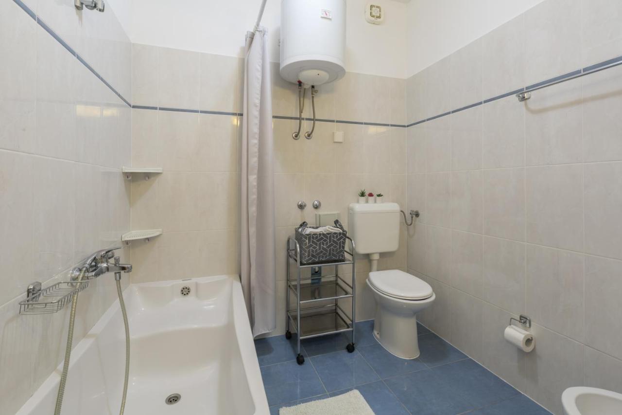 Family Apartment Romina Vrsar Buitenkant foto