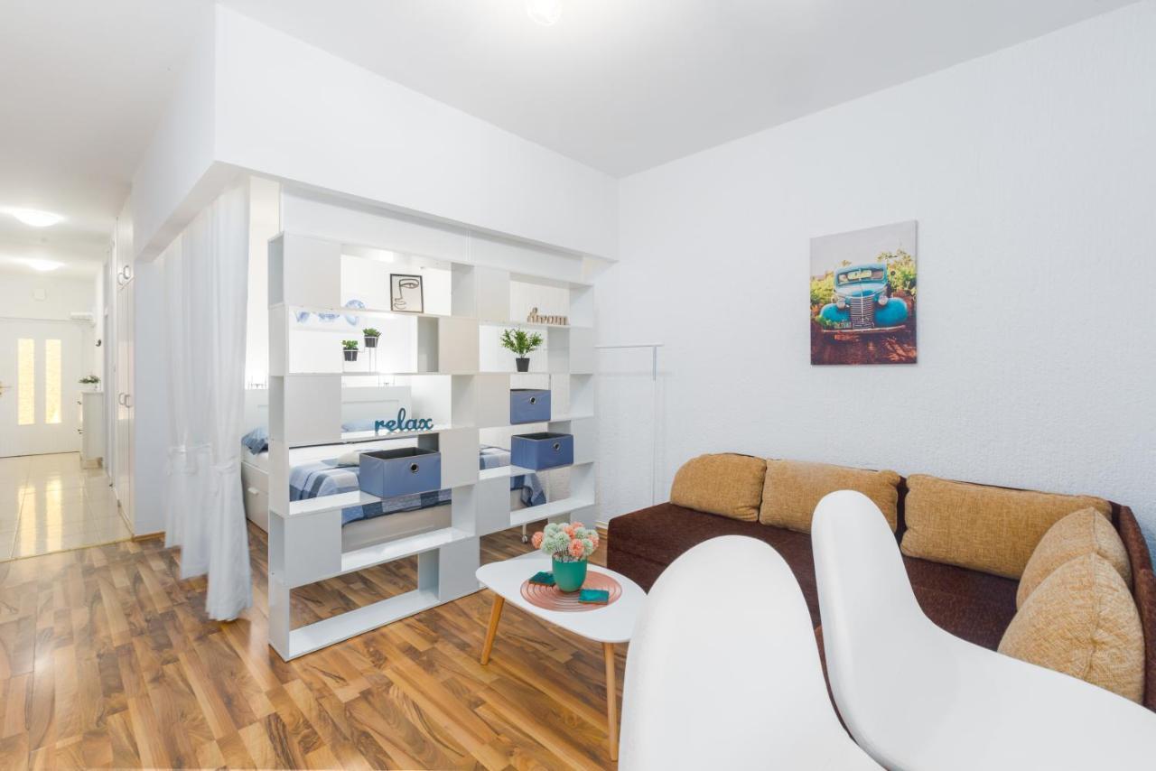 Family Apartment Romina Vrsar Buitenkant foto