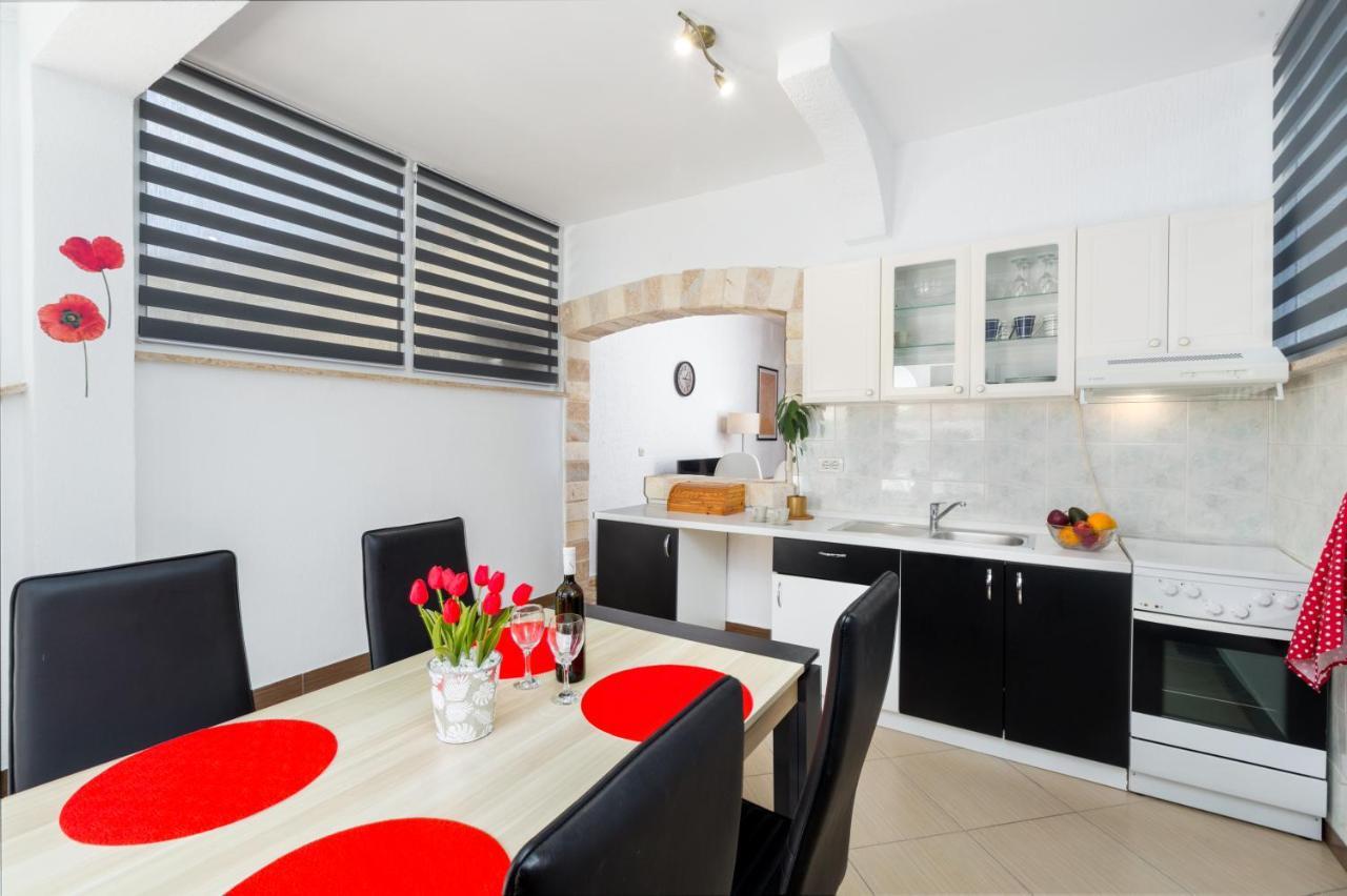 Family Apartment Romina Vrsar Buitenkant foto