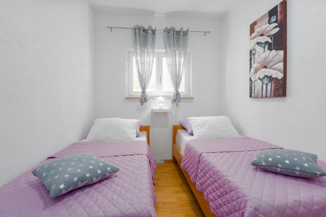 Family Apartment Romina Vrsar Buitenkant foto